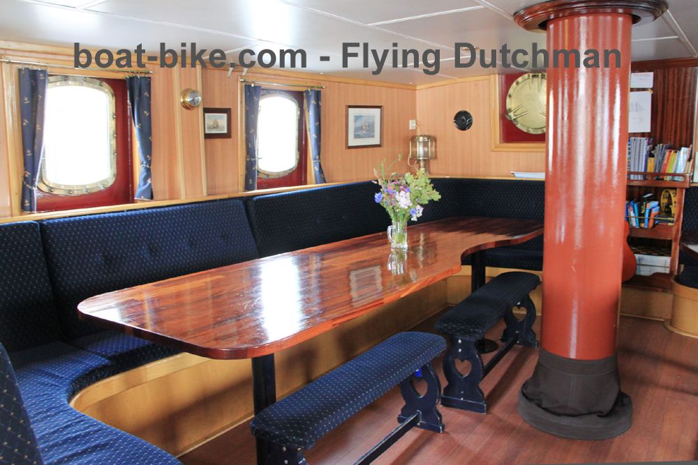 Flying Dutchman - saloon