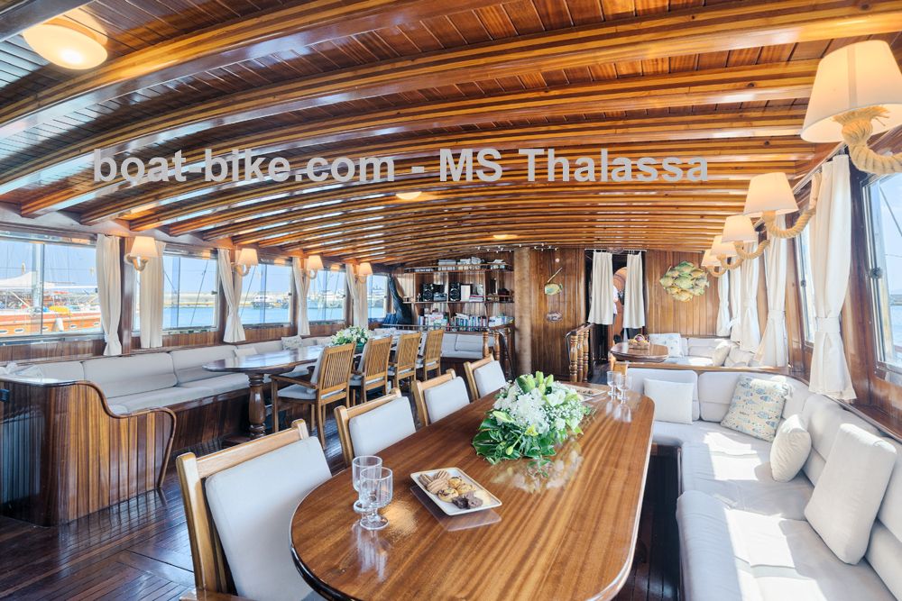 MS Thalassa - saloon