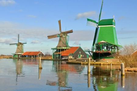 Boat & bike in South Holland - mills